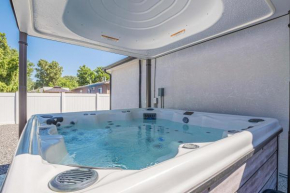 Serene Retreat Darts, Pool Table Hot Tub!